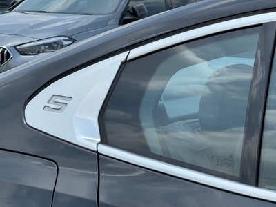 2025 BMW 5 SERIES thumbnail 75