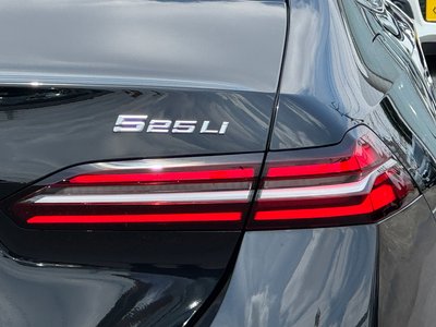 2025 BMW 5 SERIES thumbnail 13