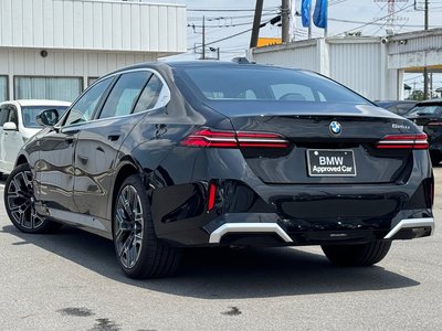 2025 BMW 5 SERIES thumbnail 73