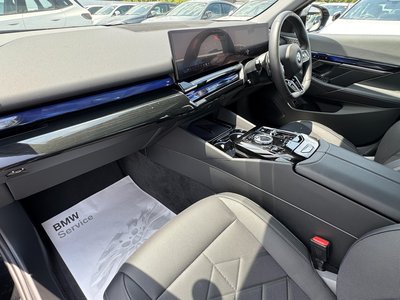 2025 BMW 5 SERIES thumbnail 43