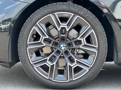 2025 BMW 5 SERIES thumbnail 11