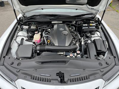 2020 Lexus IS thumbnail 26