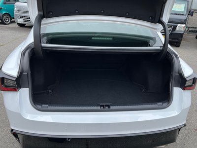 2020 Lexus IS thumbnail 24