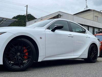 2020 Lexus IS thumbnail 27