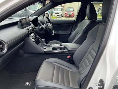 صورة 5 لـ 2020 Lexus IS