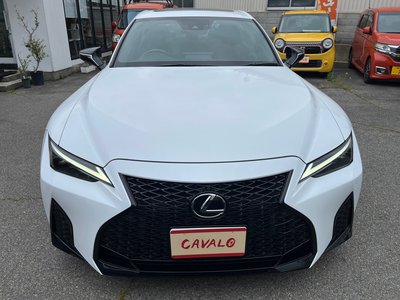 صورة 9 لـ 2020 Lexus IS