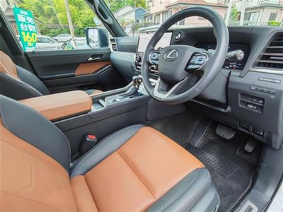 صورة مصغرة 17 لـ 2025 Lexus GX