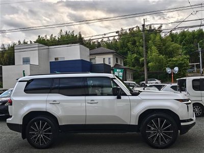 2025 Lexus GX photo 7