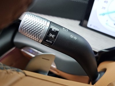 2025 Genesis GV80 thumbnail 25