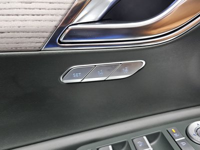 2025 Genesis GV80 thumbnail 32