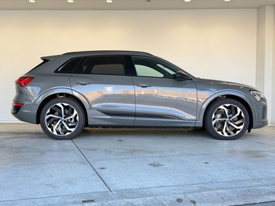 AUDI Q8 E-TRON - 10
