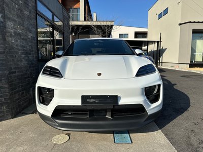 PORSCHE MACAN - 8