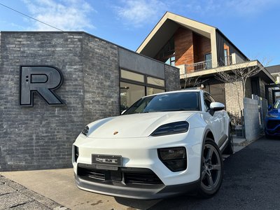 PORSCHE MACAN - 6