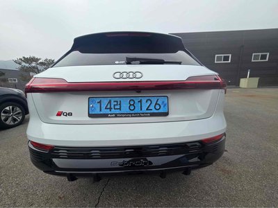 AUDI Q8 E-TRON - 1