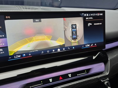 2025 BMW 5 SERIES — миниатюра 15
