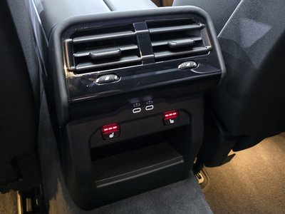 2025 BMW 5 SERIES — миниатюра 17