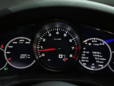 PORSCHE CAYENNE - 8
