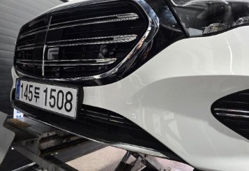 MERCEDES-BENZ E-CLASS - View 1