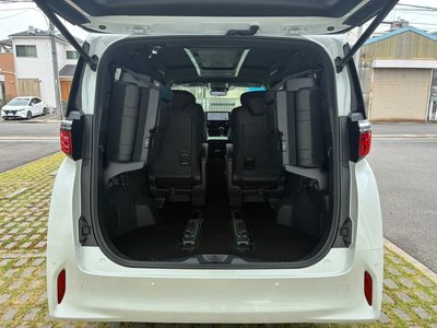 2025 Toyota ALPHARD thumbnail 28