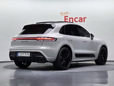 PORSCHE MACAN - 3