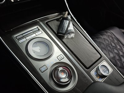 GENESIS GV80 - 9