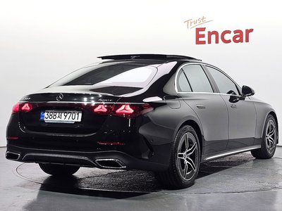 MERCEDES-BENZ E-CLASS - 3