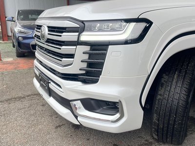 TOYOTA LAND CRUISER 300 - 9