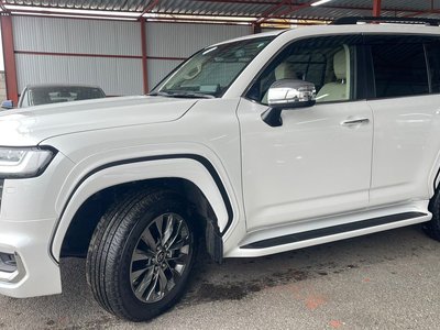 TOYOTA LAND CRUISER 300 - 10