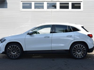 MERCEDES-BENZ GLA - 4
