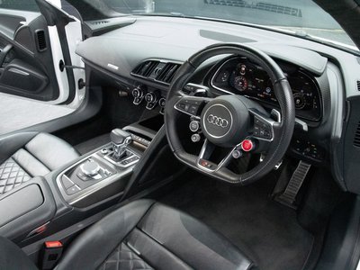 AUDI R8 - 2