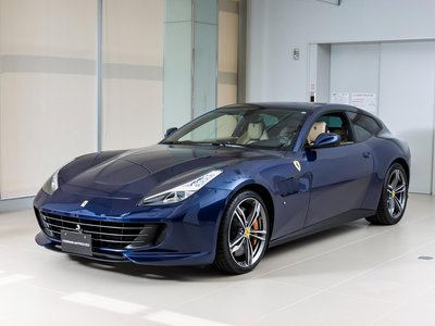 FERRARI GTC4 LUSSO