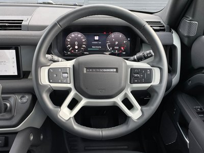 LAND ROVER DEFENDER - 6