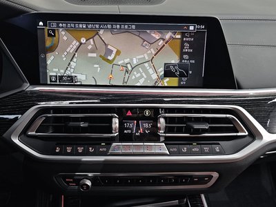 2022 BMW X7 thumbnail 17
