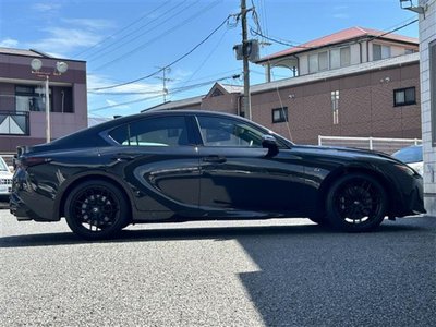 صورة مصغرة 36 لـ 2022 Lexus IS