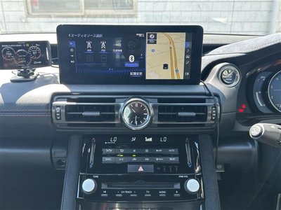 صورة مصغرة 13 لـ 2022 Lexus IS