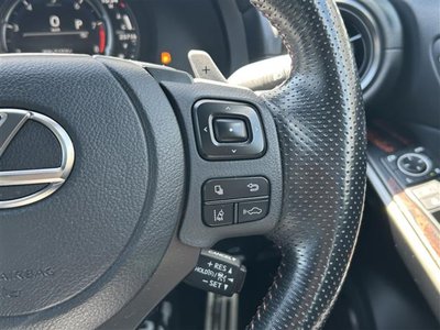 صورة مصغرة 32 لـ 2022 Lexus IS