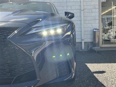 صورة مصغرة 17 لـ 2022 Lexus IS
