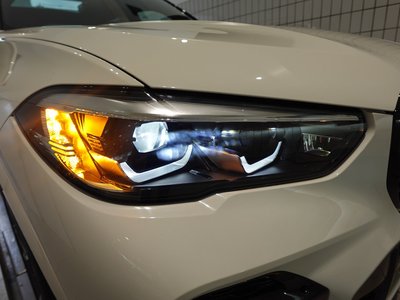2022 BMW X5 — миниатюра 75