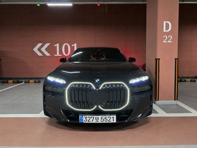 BMW 7 SERIES - 2