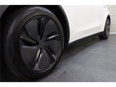 صورة 8 لـ 2025 Tesla MODEL Y