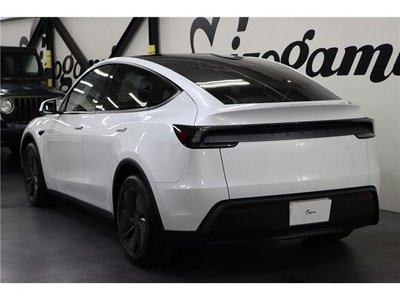 صورة 2 لـ 2025 Tesla MODEL Y
