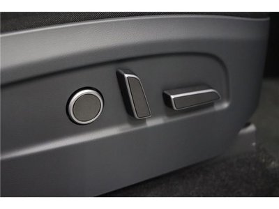 صورة مصغرة 29 لـ 2025 Tesla MODEL Y