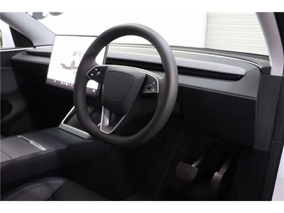 صورة مصغرة 18 لـ 2025 Tesla MODEL Y
