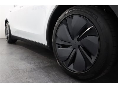 صورة 9 لـ 2025 Tesla MODEL Y