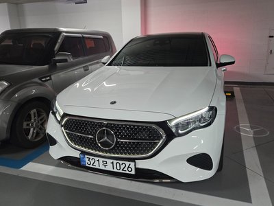 MERCEDES-BENZ E-CLASS - 5