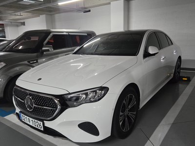 MERCEDES-BENZ E-CLASS - 1