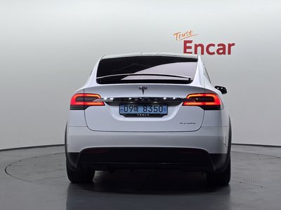 TESLA MODEL X - 4