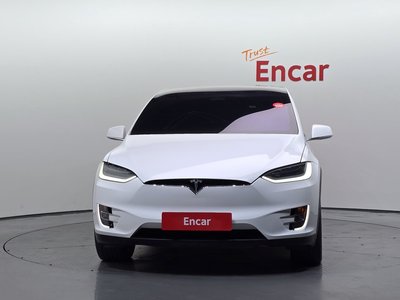 TESLA MODEL X - 2