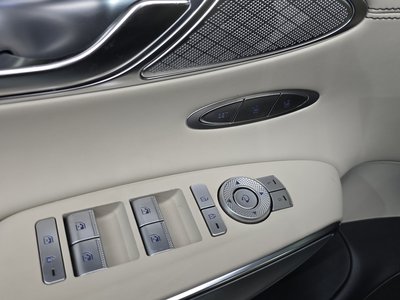 صورة مصغرة 30 لـ 2022 Genesis GV70