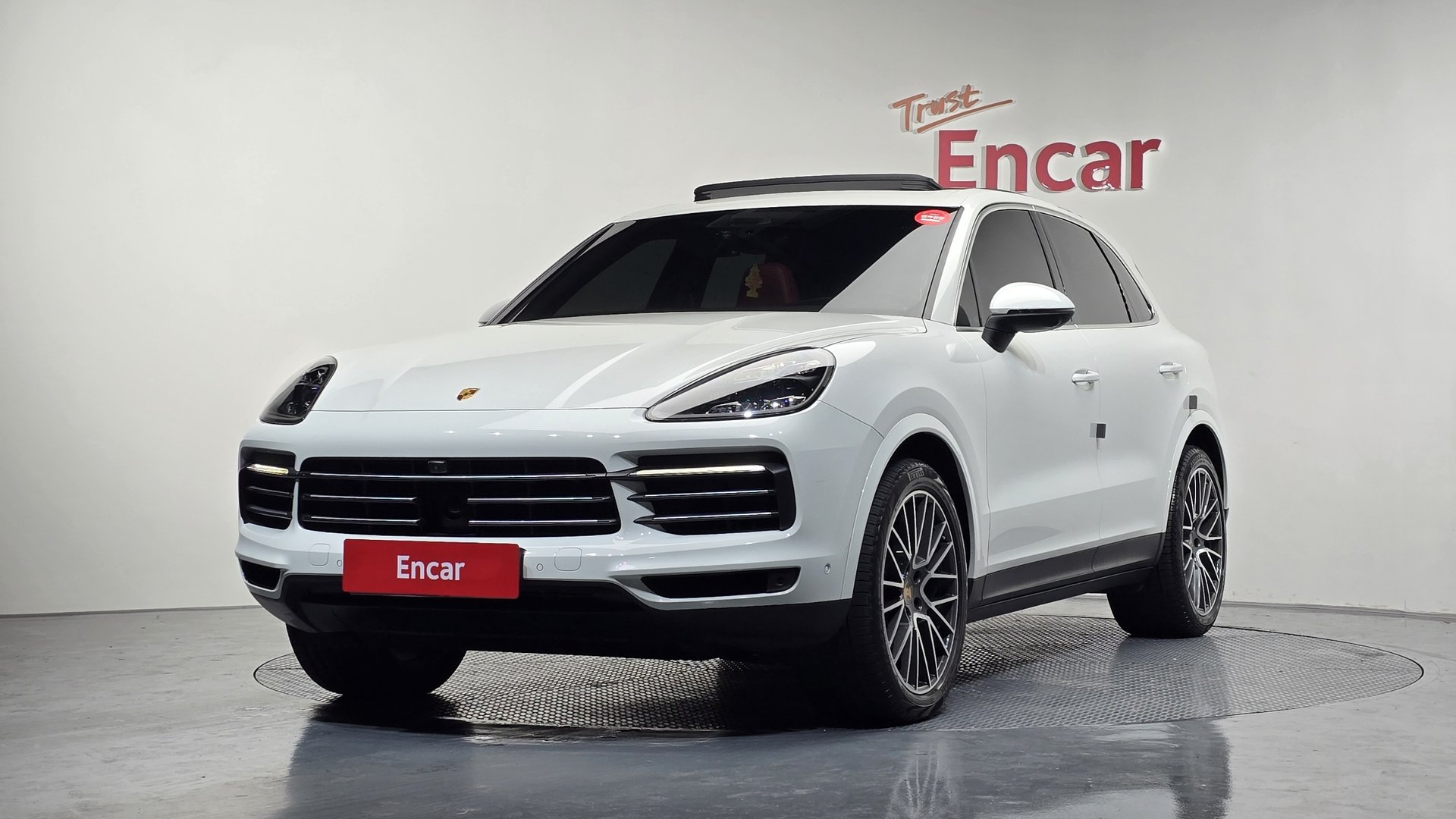 PORSCHE CAYENNE - View 1